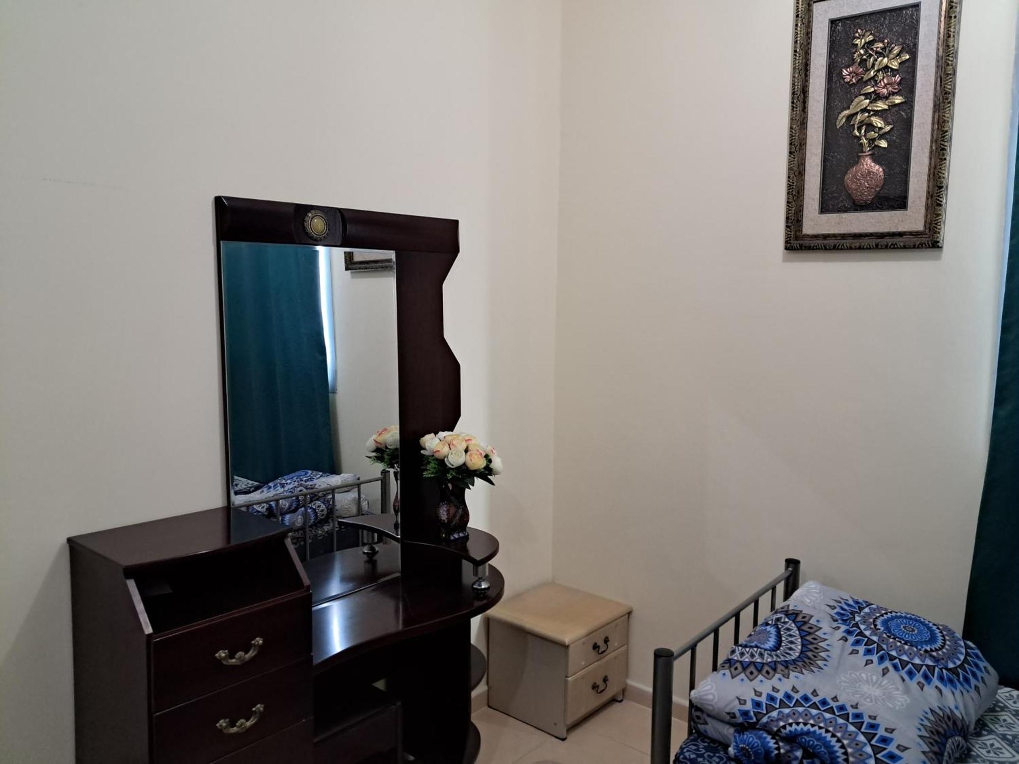 Top House Hostel Abu Dhabi Esterno foto